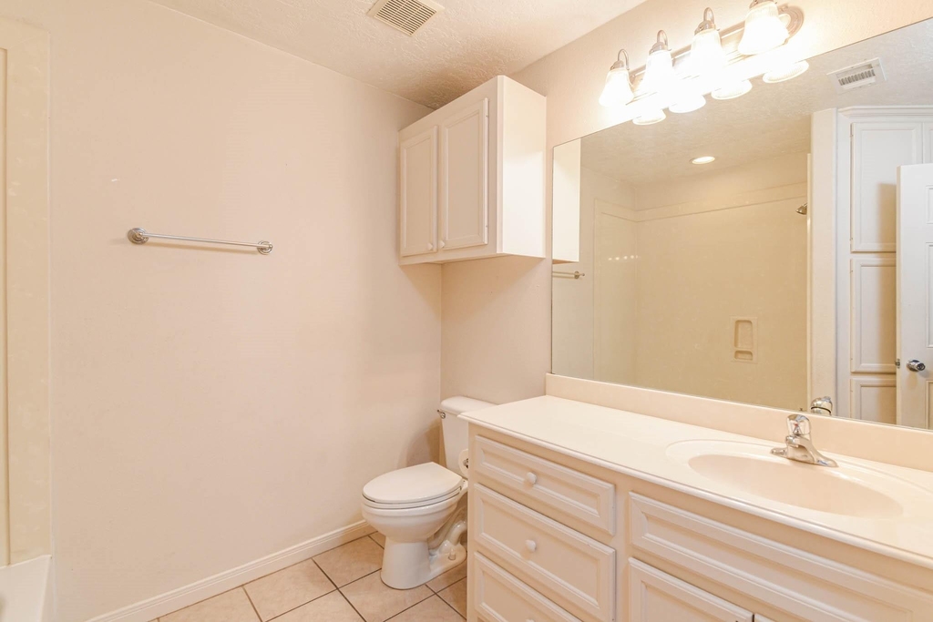 213 Foster Street - Photo 13