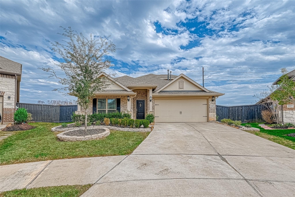1003 Grey Dusk Court - Photo 0