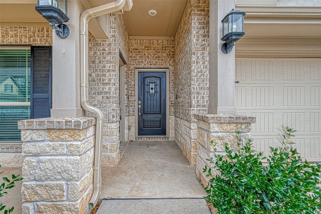 1003 Grey Dusk Court - Photo 3