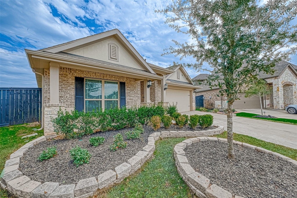 1003 Grey Dusk Court - Photo 1