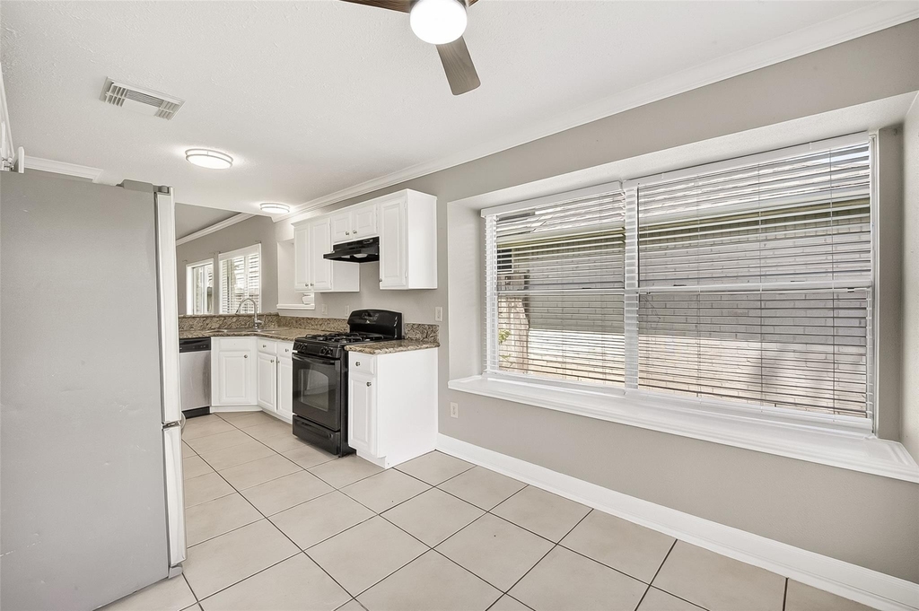 12403 Meadow Ridge Dr - Photo 18