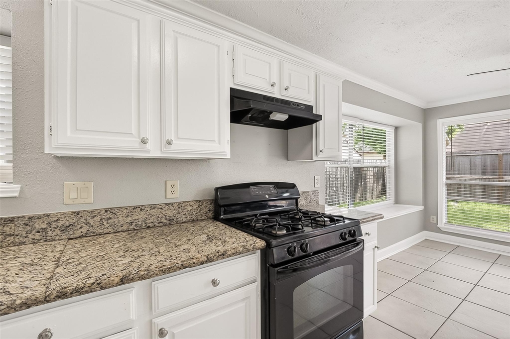 12403 Meadow Ridge Dr - Photo 16