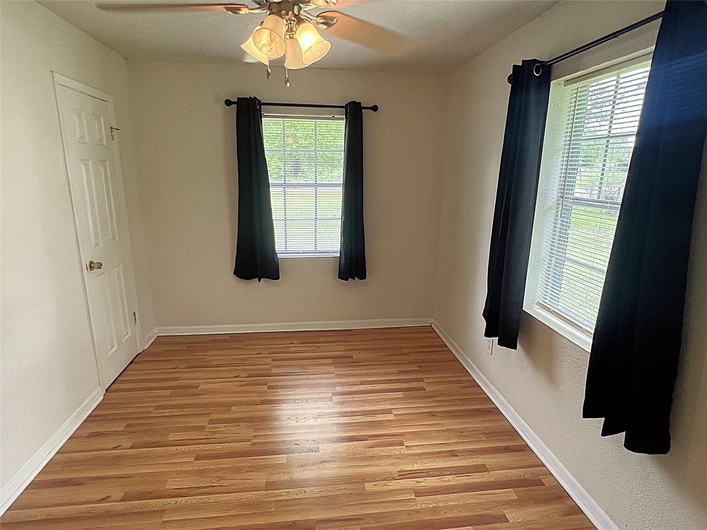560 Beverly Drive - Photo 17