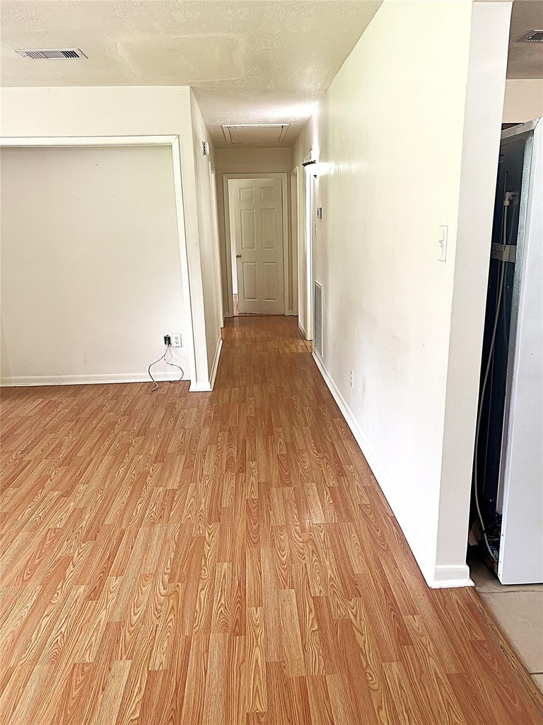 560 Beverly Drive - Photo 8