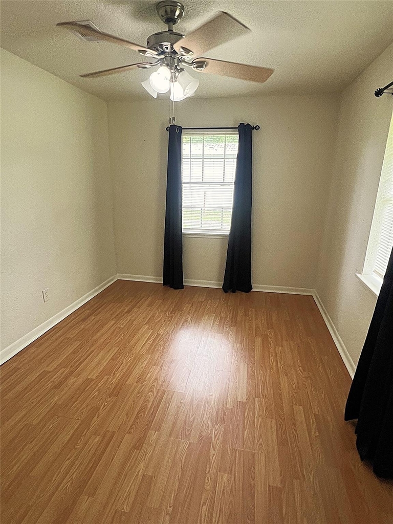 560 Beverly Drive - Photo 15