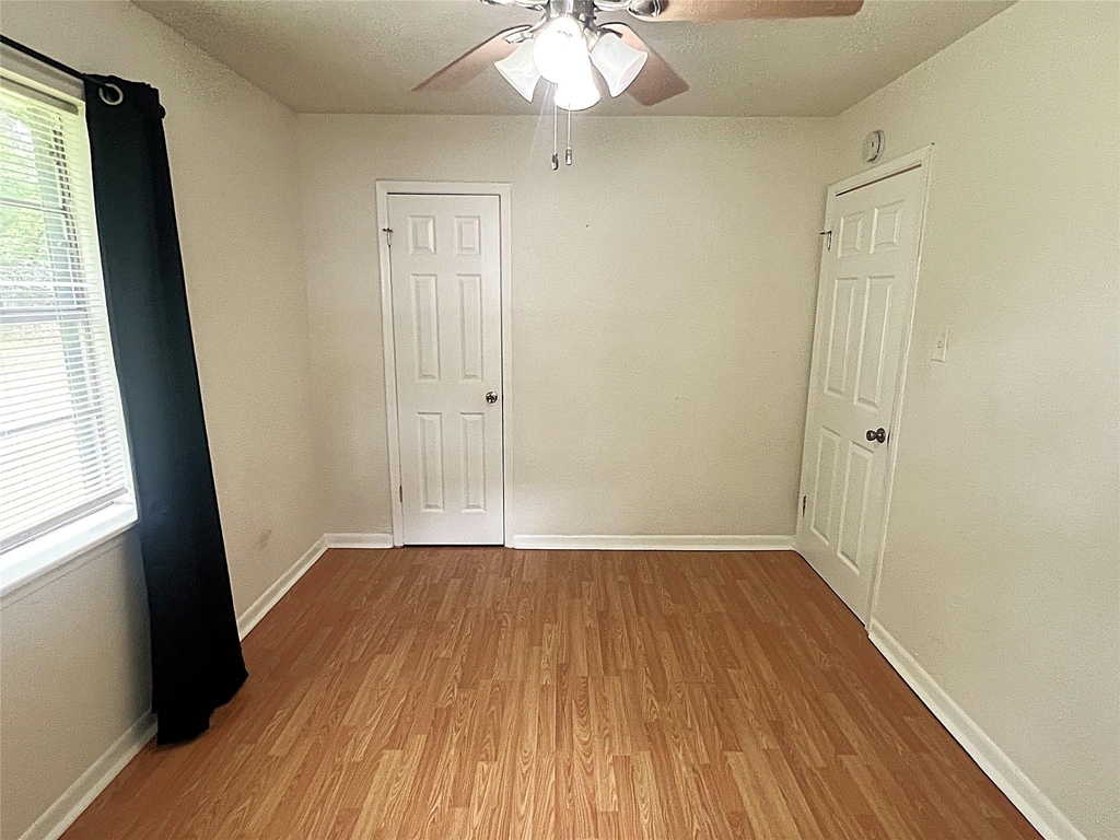 560 Beverly Drive - Photo 14