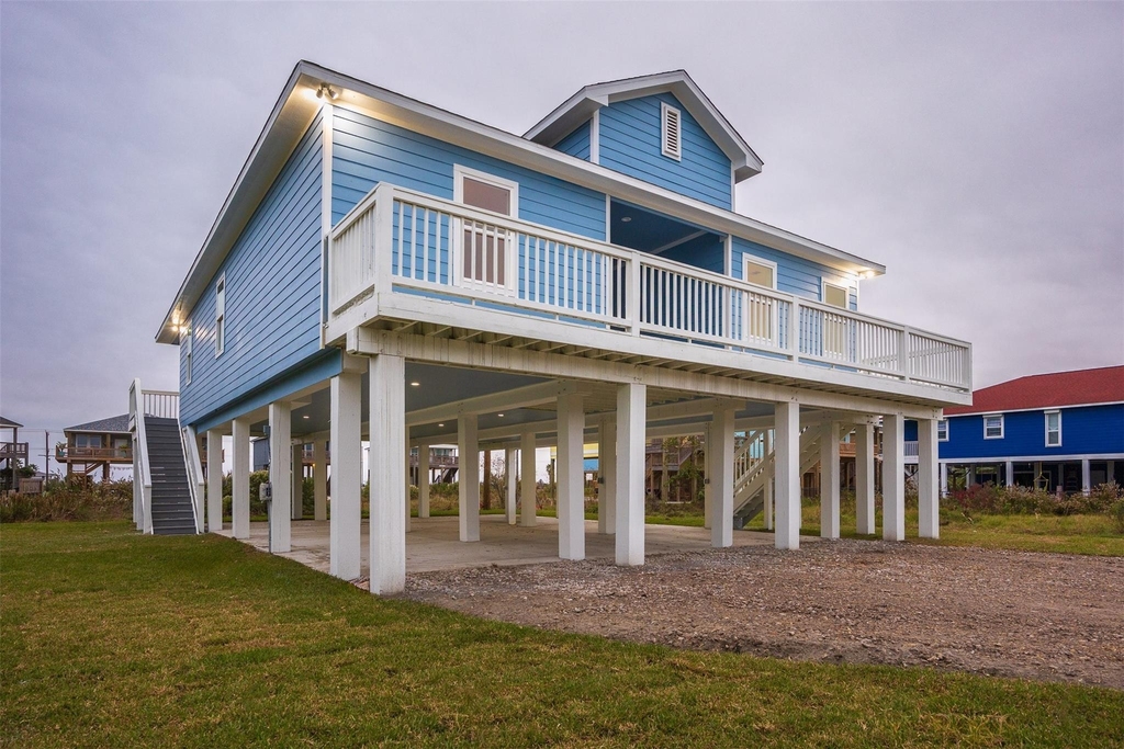 3261 Pirates Cove - Photo 0