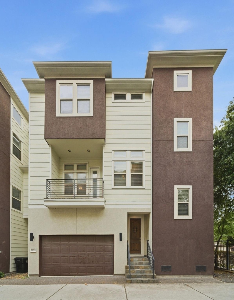 1113 W 18th Street - Photo 0