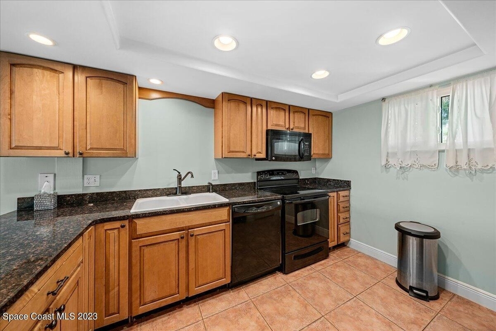1321 S Miramar Avenue - Photo 10