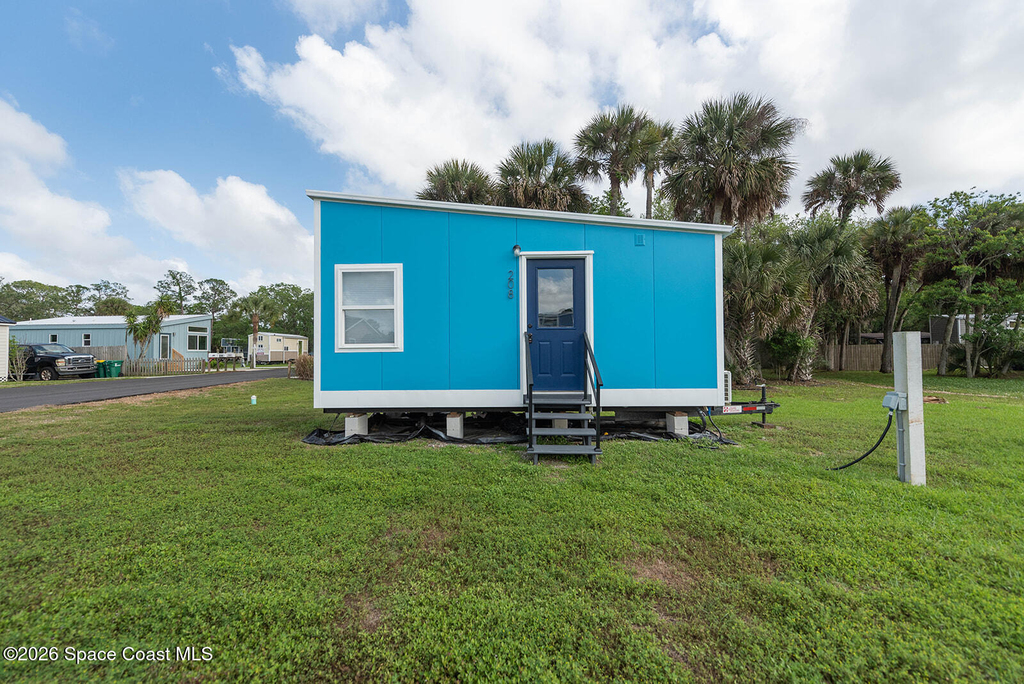 208 Teal Drive - Photo 0