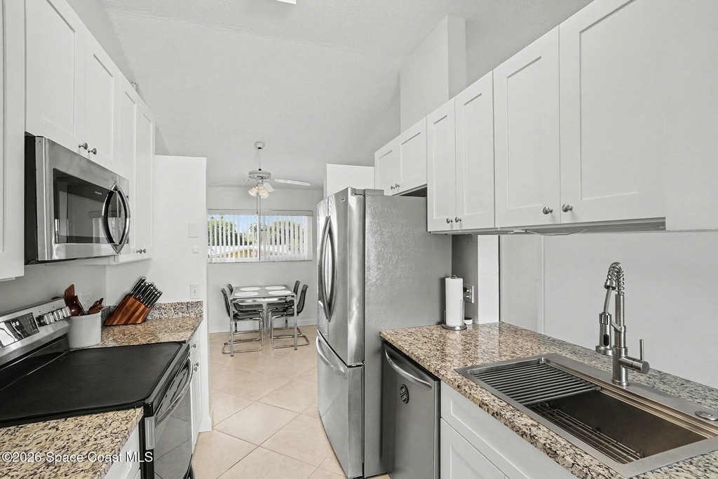 306 Beach Park Lane - Photo 8