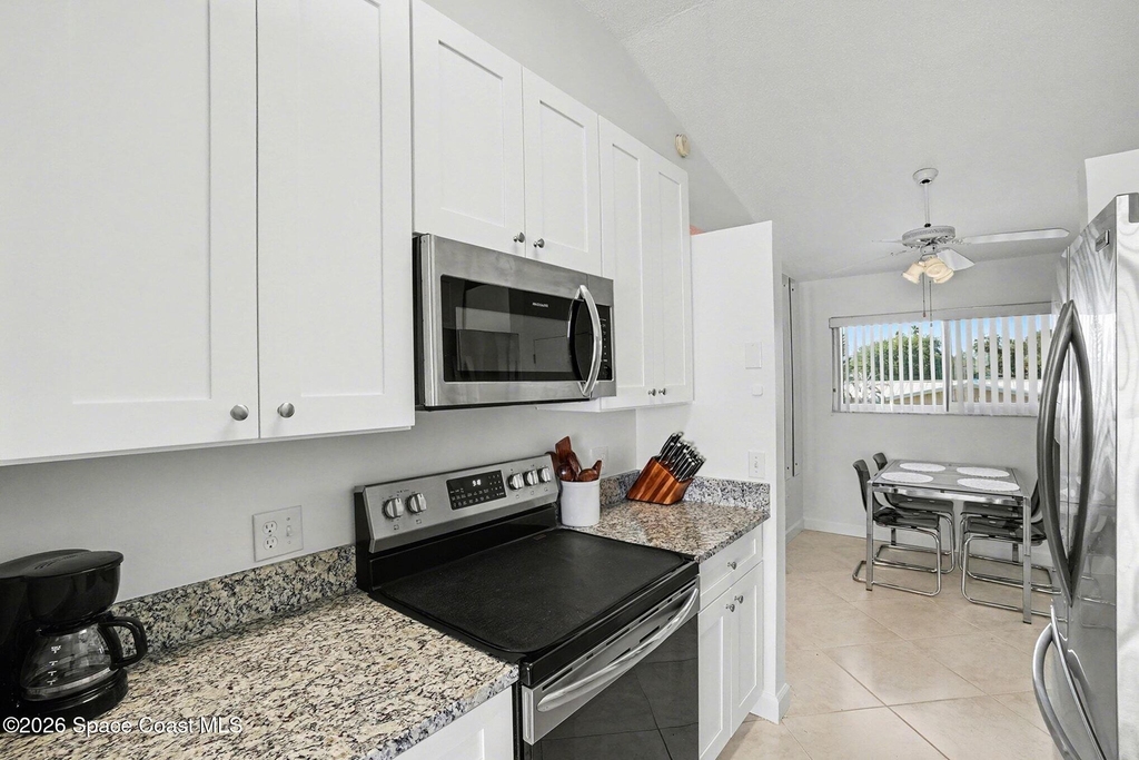 306 Beach Park Lane - Photo 7