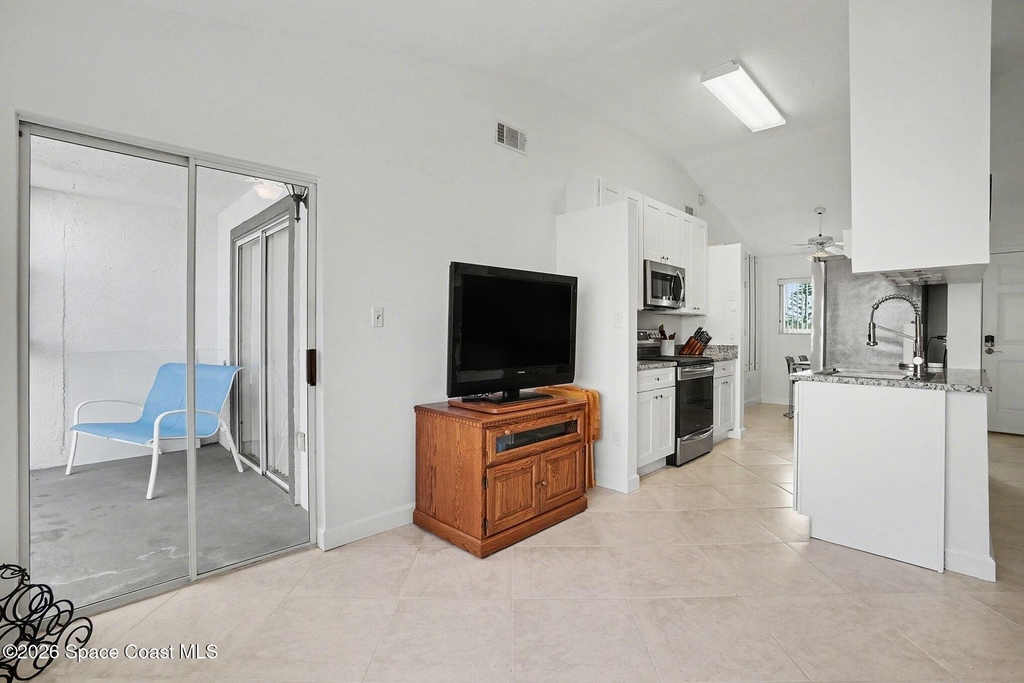 306 Beach Park Lane - Photo 6