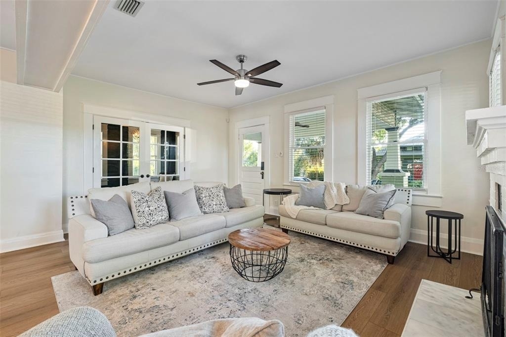 5709 N Suwanee Avenue - Photo 1