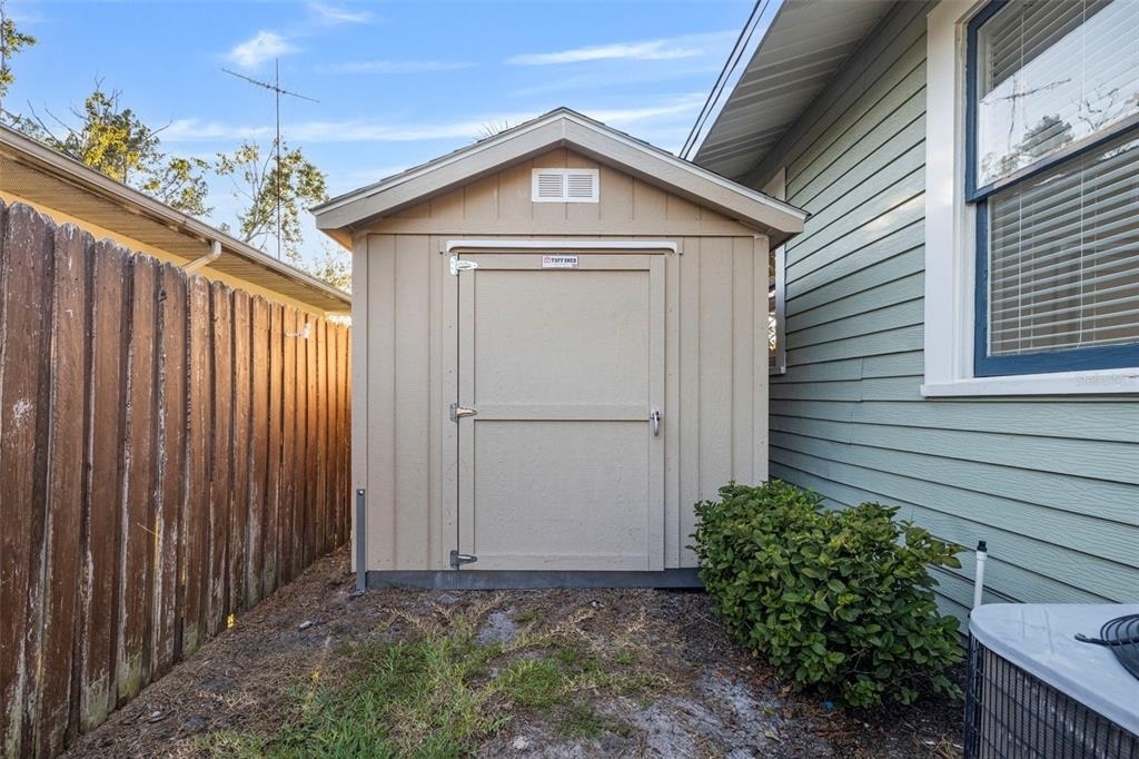 5709 N Suwanee Avenue - Photo 24