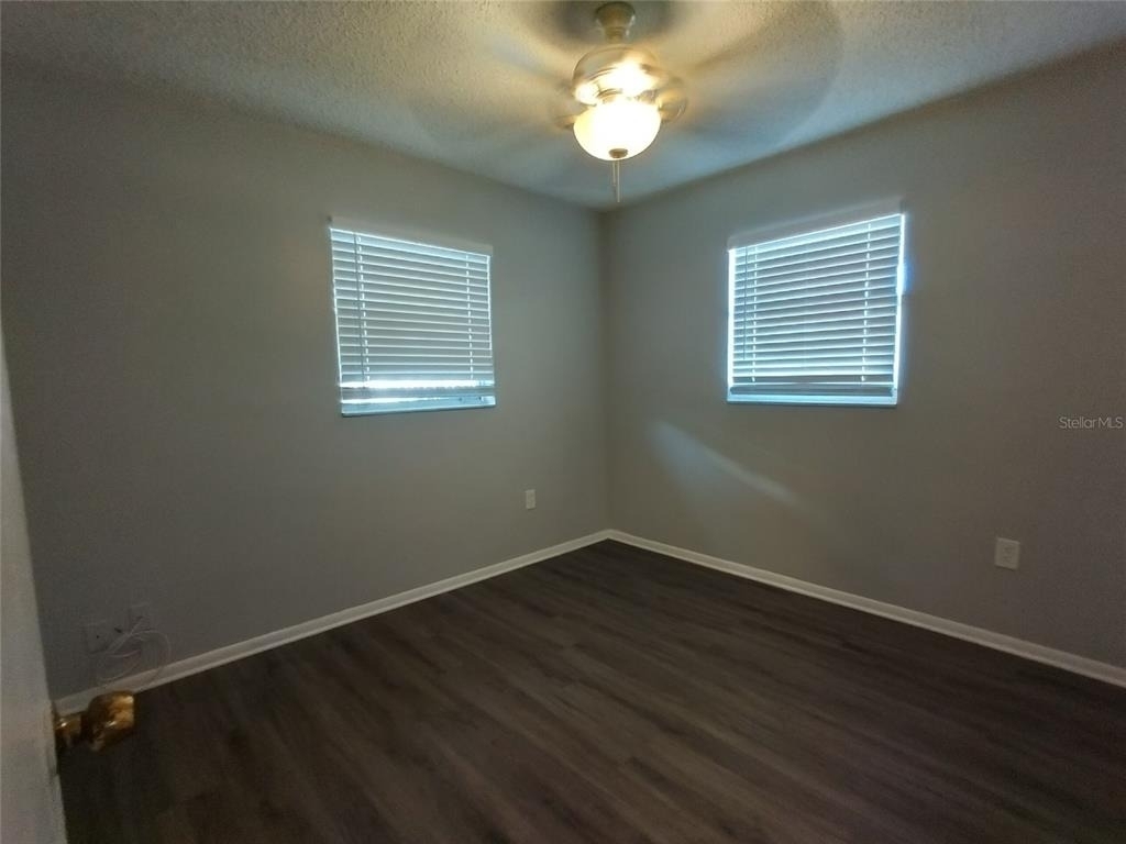 1388 Robin Hood Lane - Photo 5