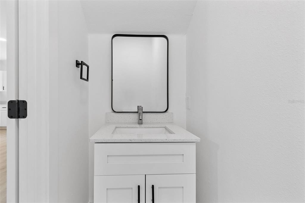 1070 E Church Street - Photo 5