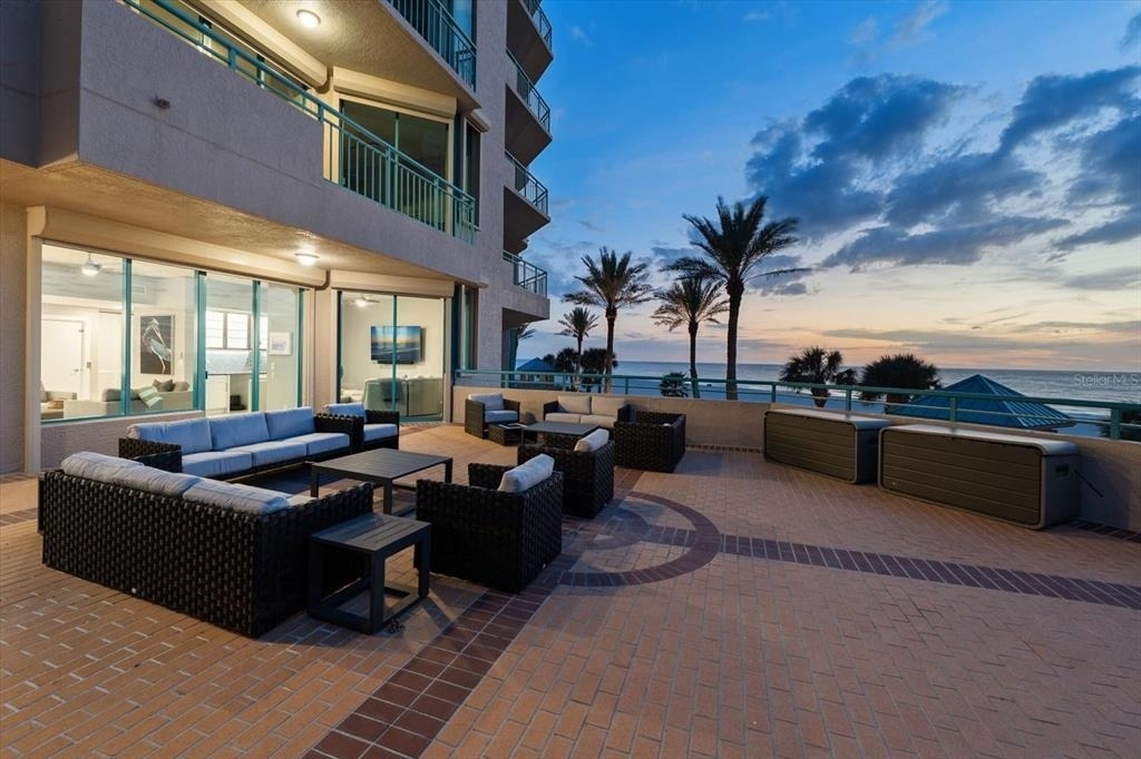 1560 Gulf Boulevard - Photo 2