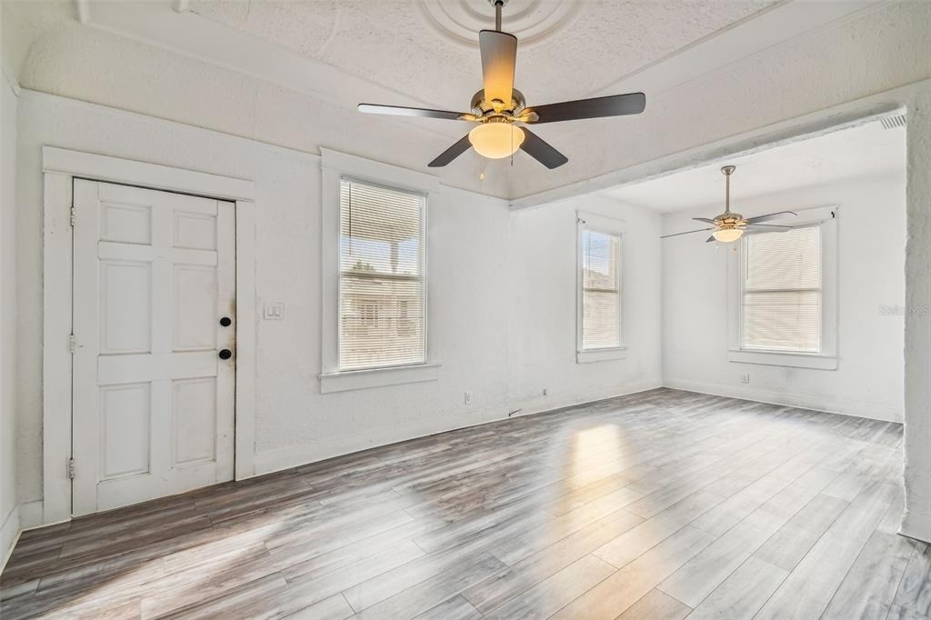 1913 W Lemon Street - Photo 4