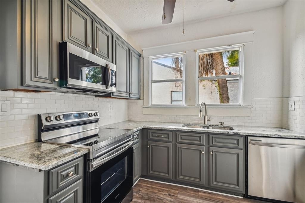 1913 W Lemon Street - Photo 11