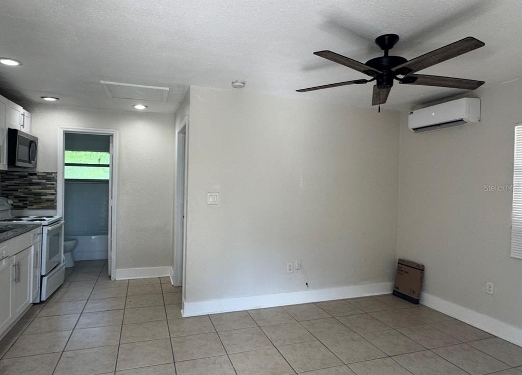 10022 N Lantana Avenue - Photo 1