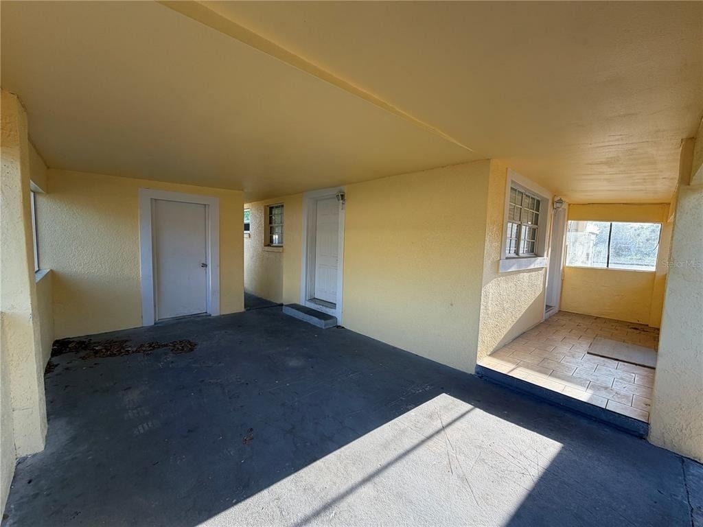 1205 Avenue I - Photo 18