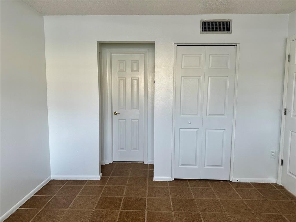 946 Lake Destiny Road - Photo 8