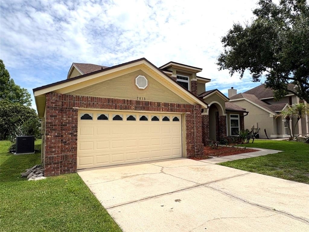 2813 Rolling Broak Drive - Photo 3