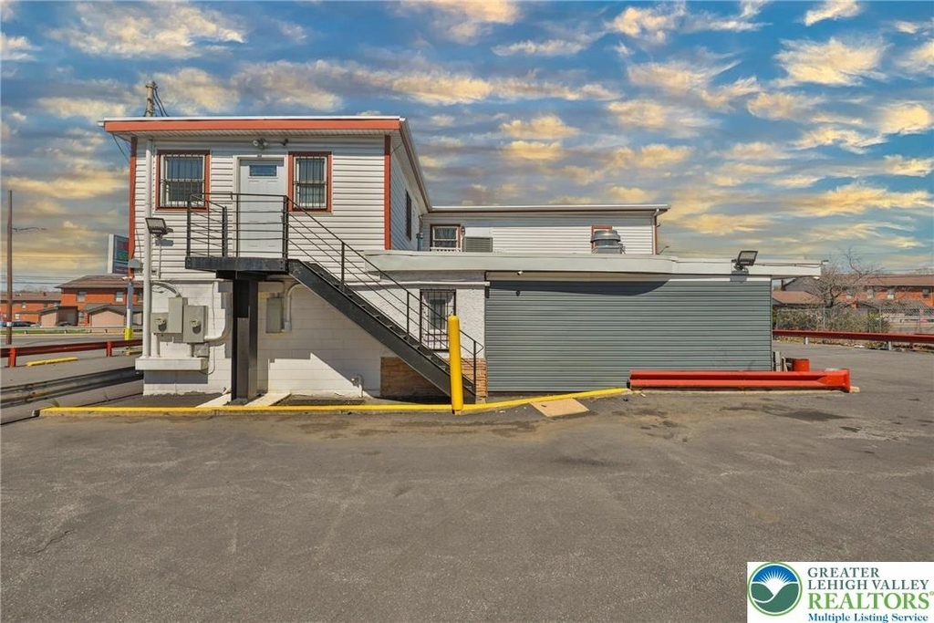1130 Pembroke Road - Photo 0