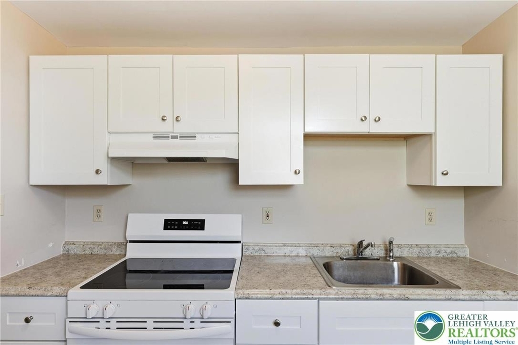 79 W Market Street - Photo 16