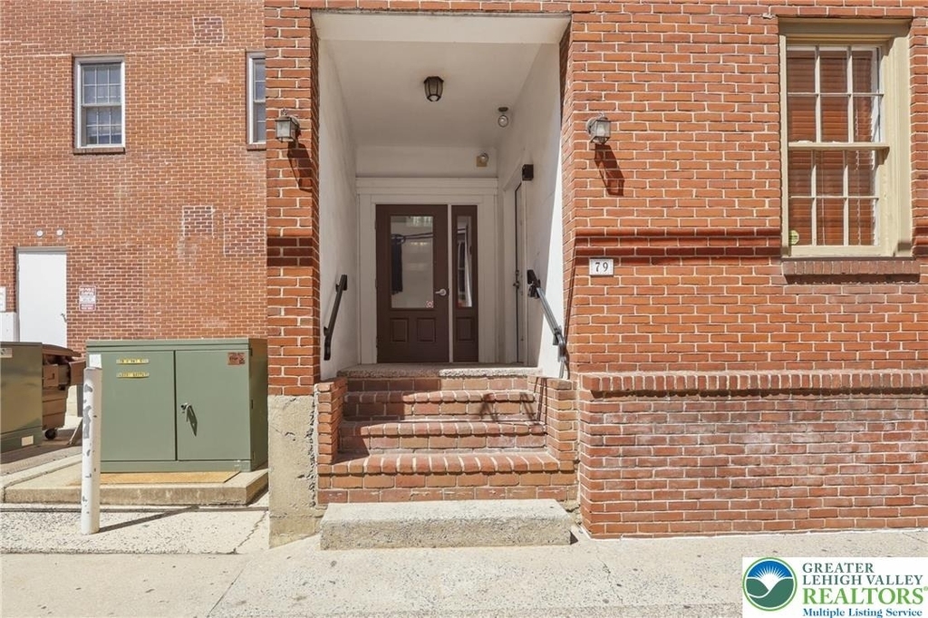 79 W Market Street - Photo 2