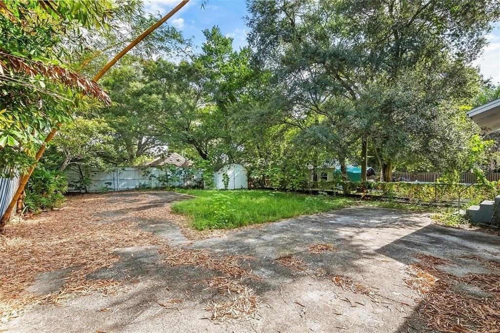 811 W Amelia Avenue - Photo 10
