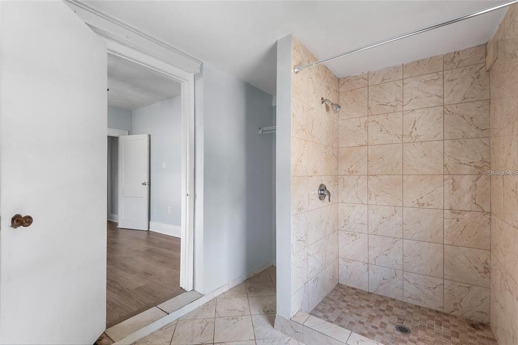 811 W Amelia Avenue - Photo 9