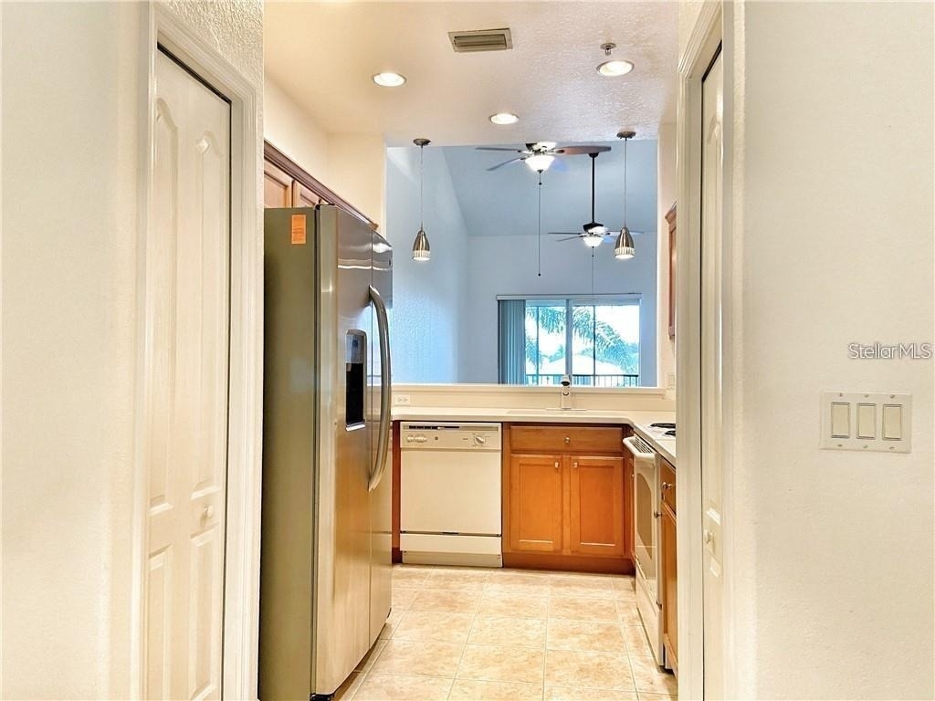 915 Fairwaycove Lane - Photo 2