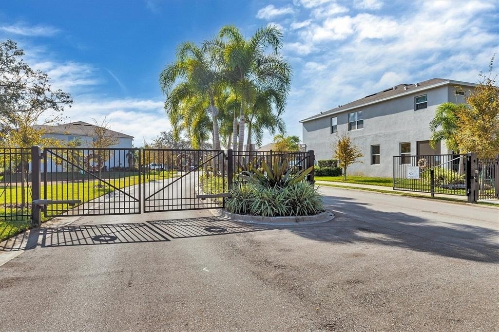 8657 Palmer Park Circle - Photo 2