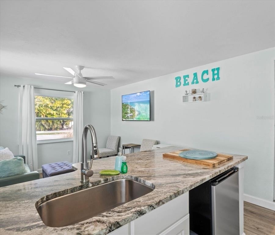 2084 Grove Street - Photo 3