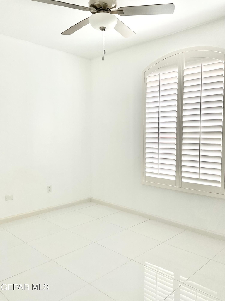 8919 Eclipse Street - Photo 7