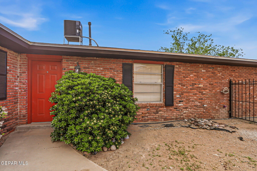 6613 Escondido Drive - Photo 2