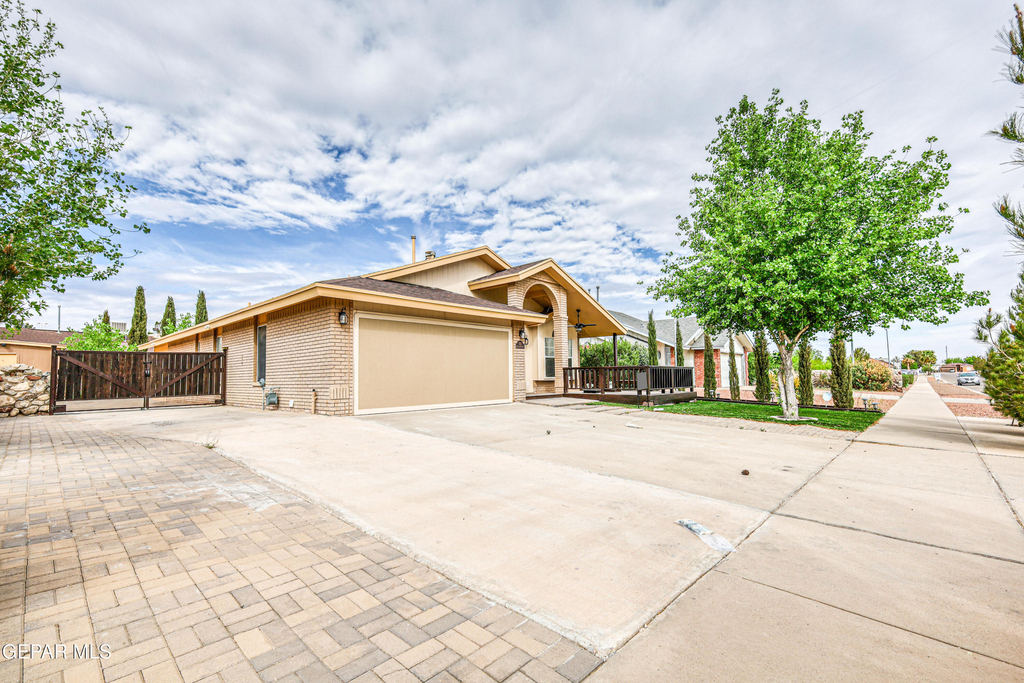 5733 Saplinas Road - Photo 5