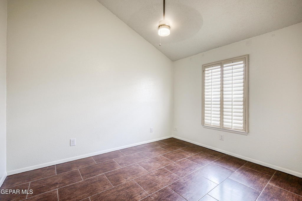 5733 Saplinas Road - Photo 34