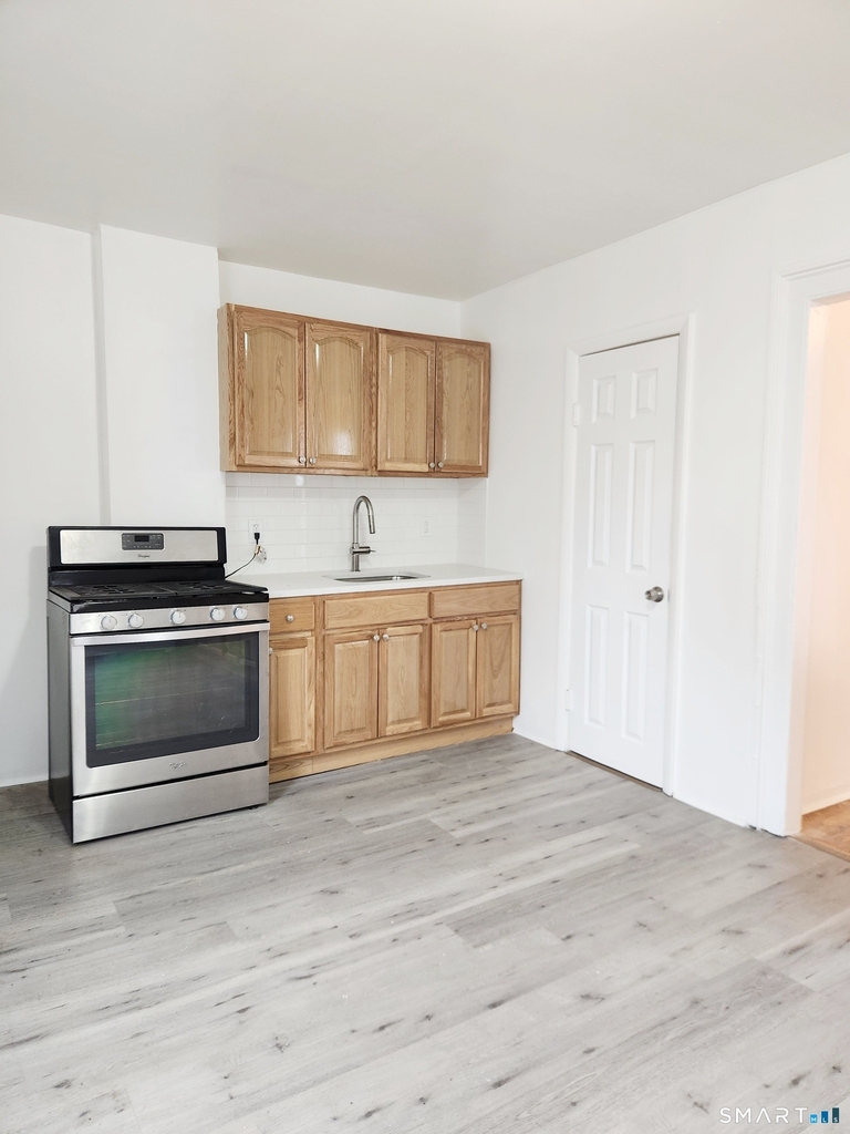 202 Harral Avenue - Photo 2