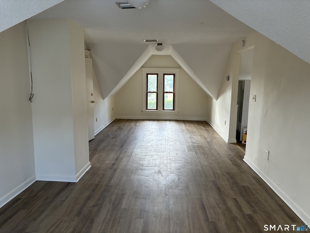 1310 Stanley Street - Photo 7