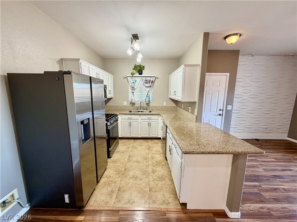 5650 E Sahara Avenue - Photo 3