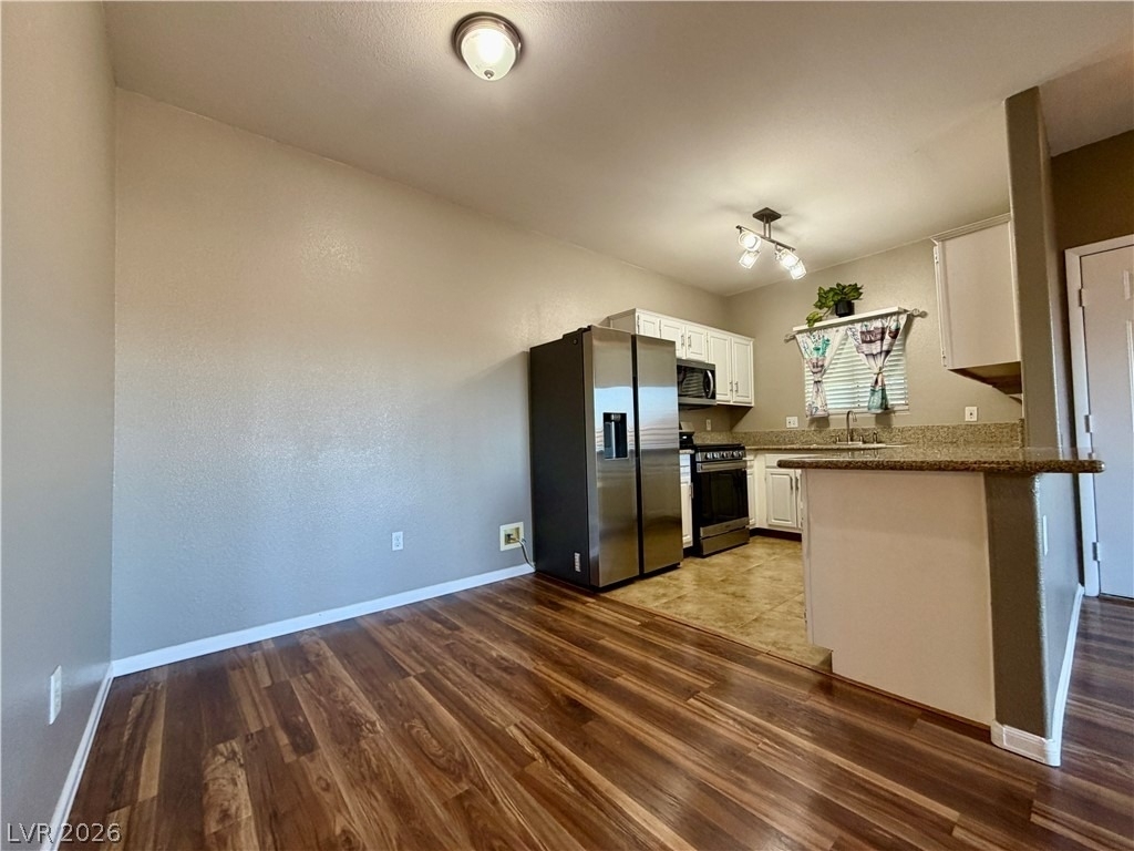 5650 E Sahara Avenue - Photo 2