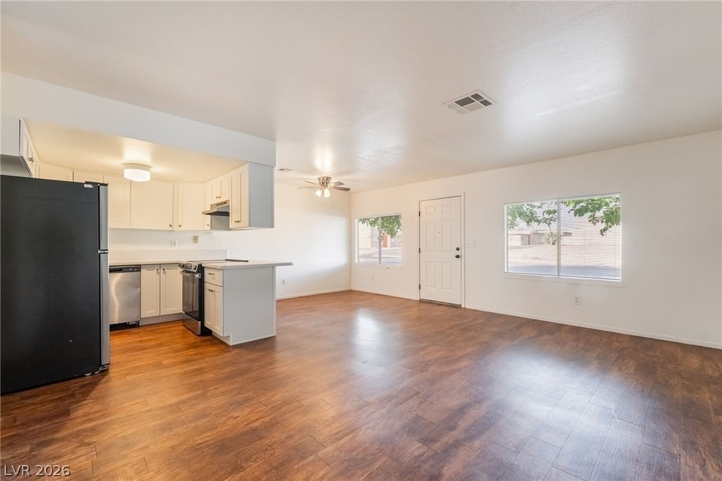 1611 E Harmon Avenue - Photo 6