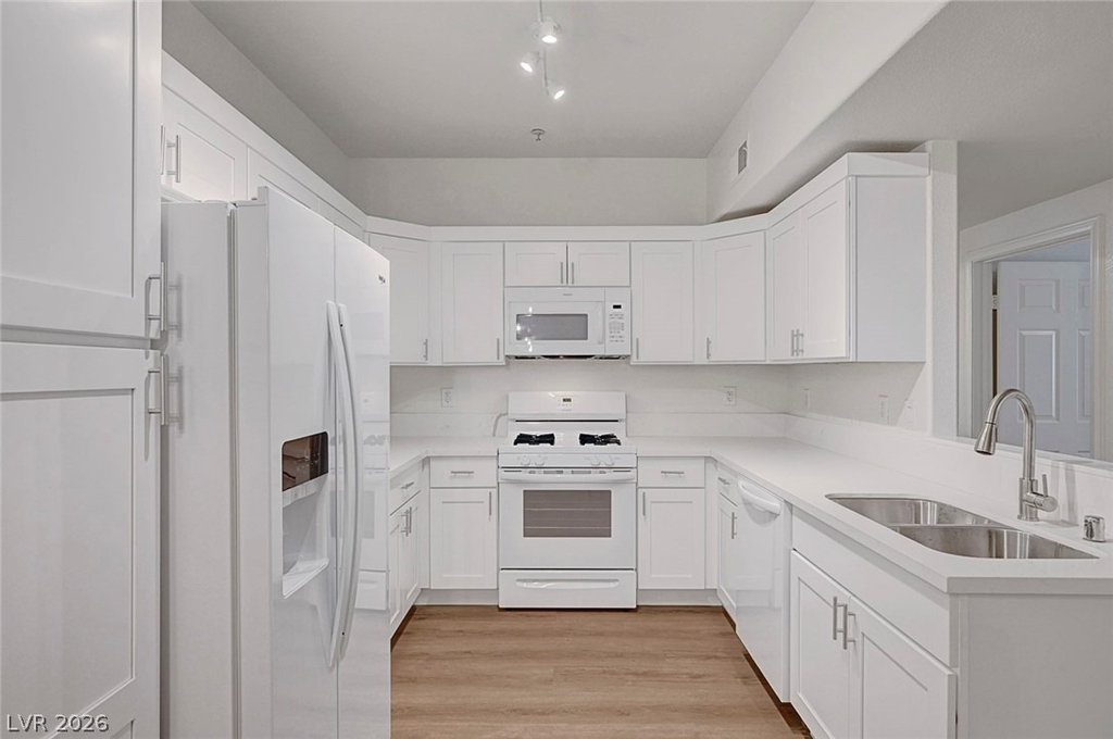 2291 W Horizon Ridge Parkway - Photo 11