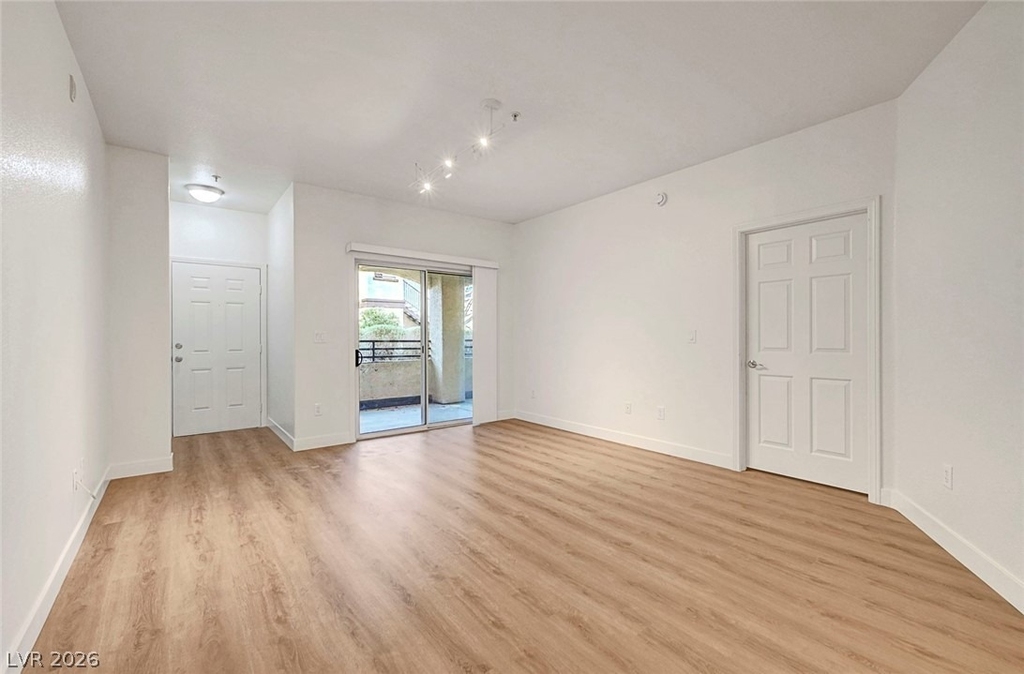 2291 W Horizon Ridge Parkway - Photo 14