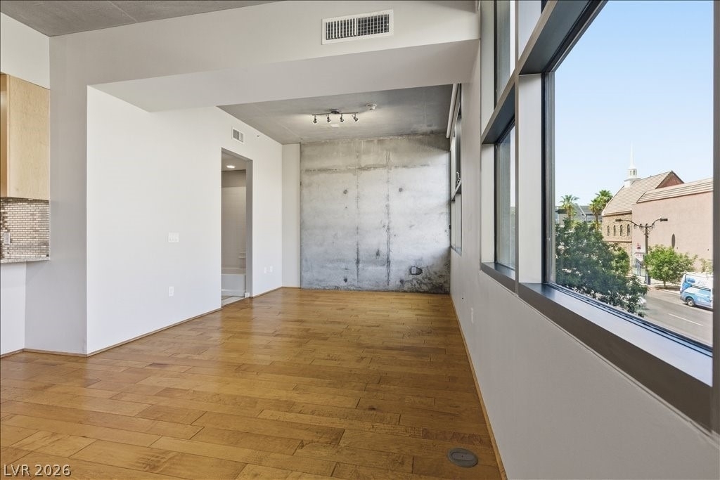 353 E Bonneville Avenue - Photo 7