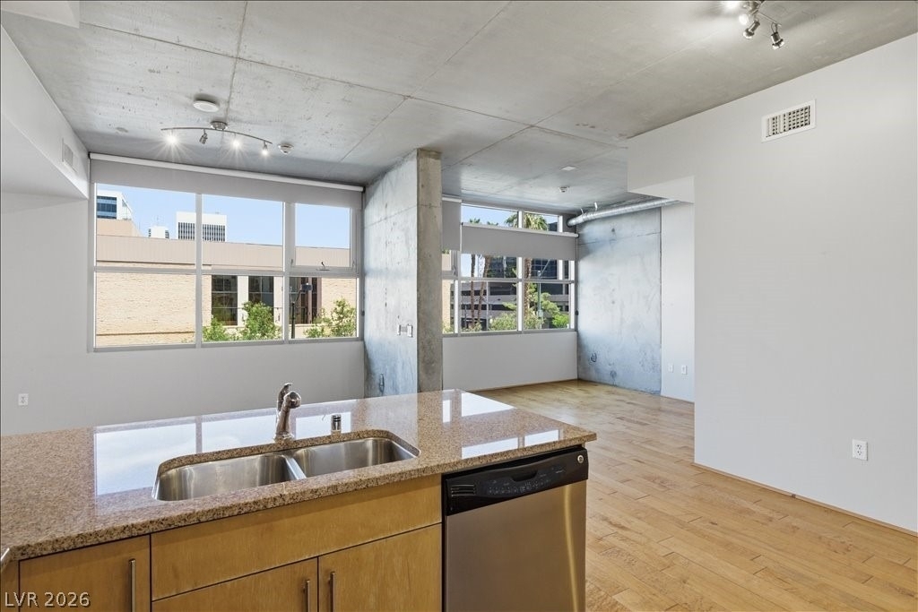 353 E Bonneville Avenue - Photo 2
