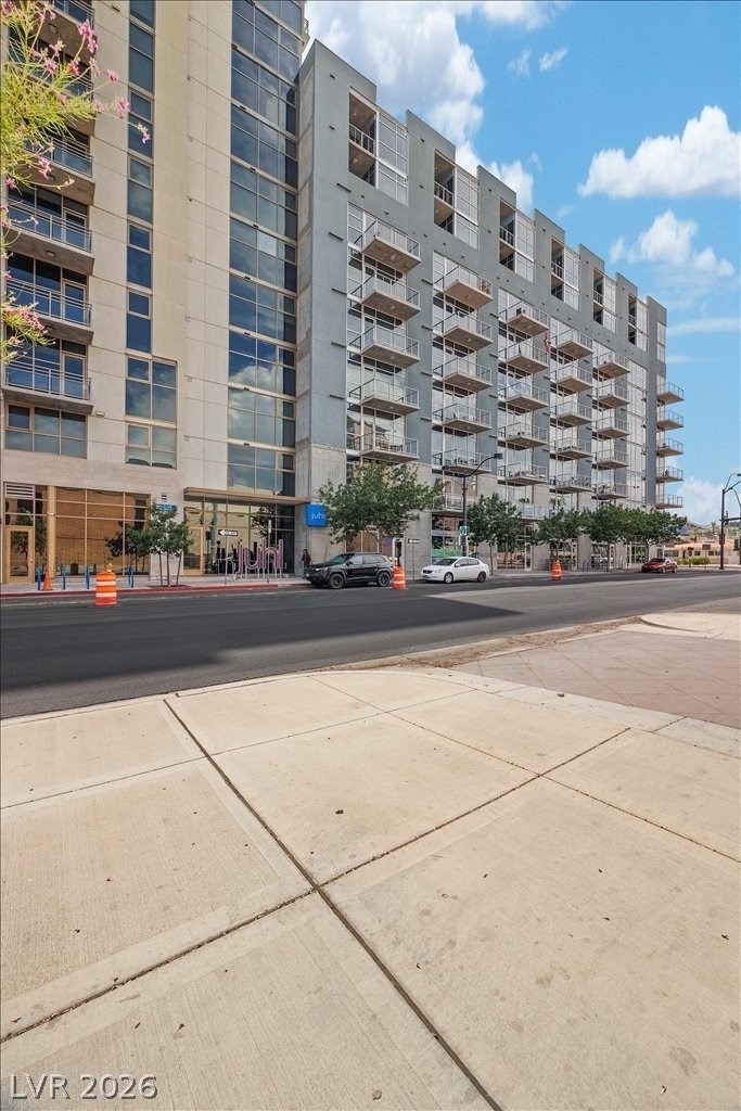 353 E Bonneville Avenue - Photo 27